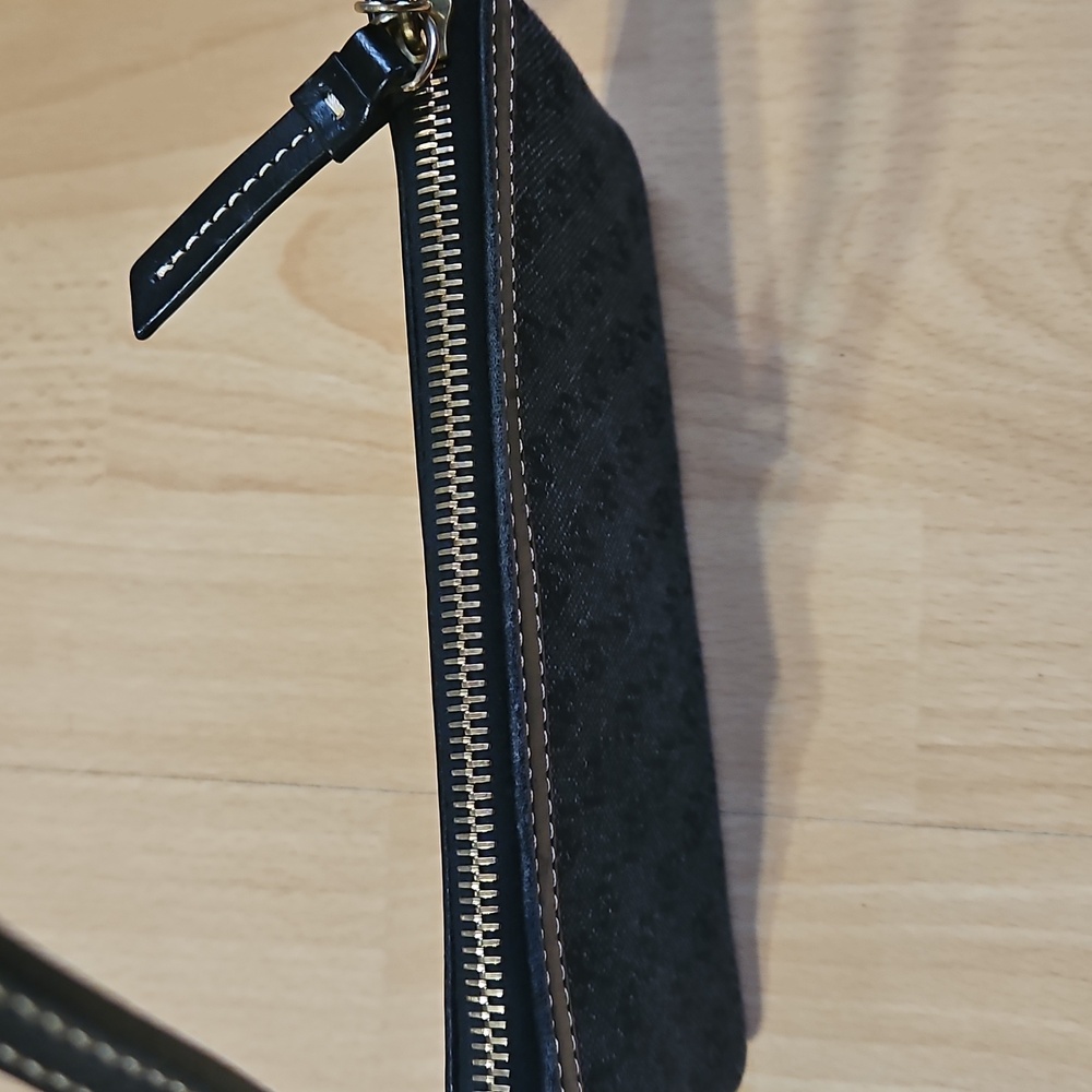 Dooney & Bourke Black Logo &Leather Wristlet with‎ Monogram. - Picture 4 of 9